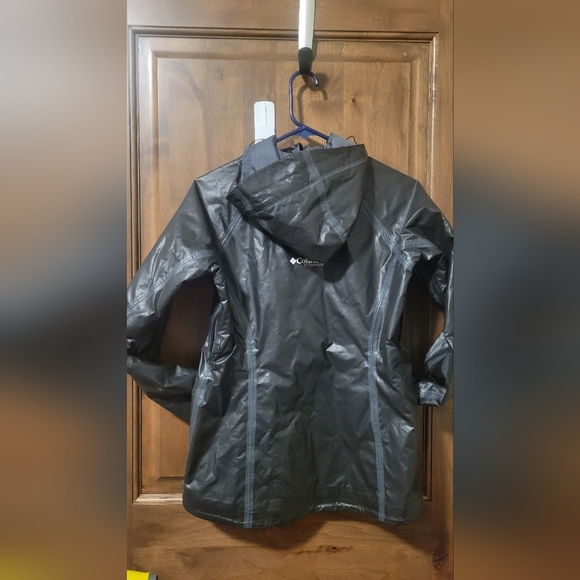 SOLD- Columbia Winter/Ski jacket - Picture 2 of 4